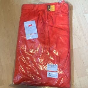 NWT Kosto thinsulte high vis work safe pants. Size 44. Elastic waist.ref…